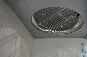 Новый световой люк, который с помощью зеркальных линз создает направленный поток света Новый световой люк, который с помощью зеркальных линз создает направленный поток света