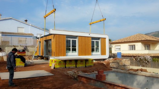 Новый дом, построенный в Испании, сочетает в себе энергоэффективность и «умное» управление