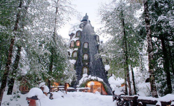 Magic Mountain Lodge: сказочный домик хоббитов построен в Чили