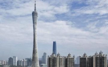 Элегантная башня Canton Tower в Гуанчжоу является самым высоким зданием в Китае