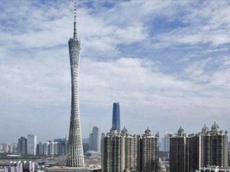 Элегантная башня Canton Tower в Гуанчжоу является самым высоким зданием в Китае