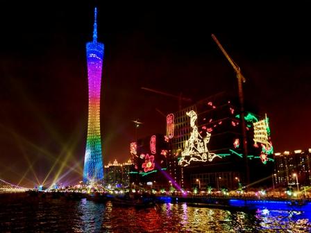 Элегантная башня Canton Tower в Гуанчжоу является самым высоким зданием в Китае