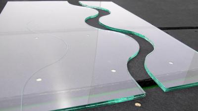 Новая лазерная технология позволит вырезать защитное стекло любой формы