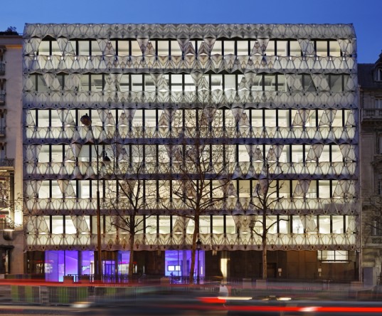 Штаб-квартира Barclays в Париже: новый фасад в стиле оригами