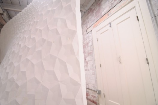 Дизайнеры построили архитектурную стену из 222 3D-печатных частей
