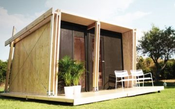 Испанские архитекторы представили новый недорогой сборный домик, который можно смонтировать за 1 день