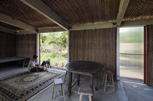 Вьетнамская фирма предлагает жителям доступное жилье, построенное из местных материалов