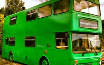 Big Green Bus: новая жизнь старого списанного двухэтажного автобуса