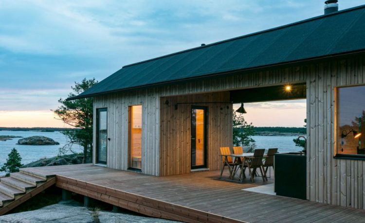 Самодостаточный крошечный дом на живописном острове в Финляндии