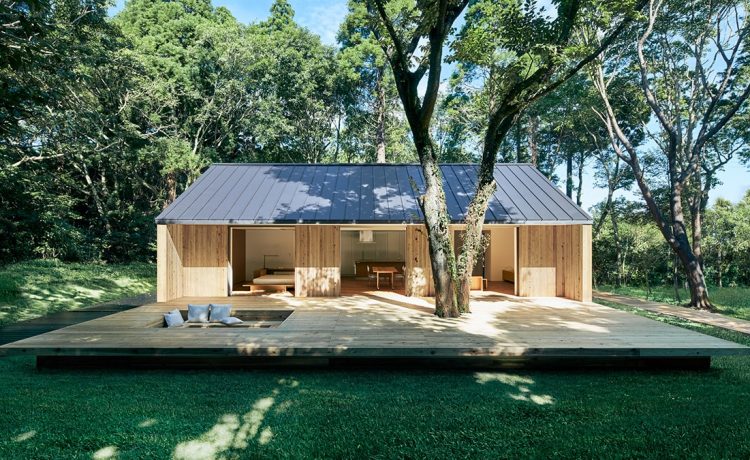 В Японии представлен новый сборный дом, совмещающий жизнь в помещении и на улице