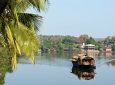 Этот плавучий дом в Индии олицетворяет все 4 природные стихии