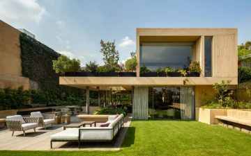 Мексиканские архитекторы из Еstudio MMX превратили семейный дом в сад
