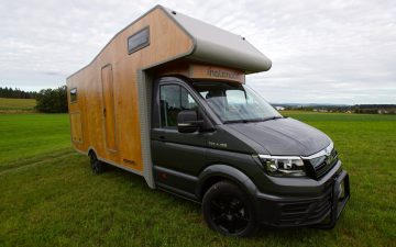 Новый деревянный автодом от Holzmobil прекрасен как внутри, так и снаружи Новый деревянный автодом от Holzmobil прекрасен как внутри, так и снаружи
