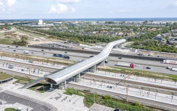 В Дании появится новая станция с футуристическим пешеходным мостом