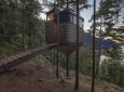 Роскошный домик в окружении деревьев с видом на захватывающий норвежский фьорд