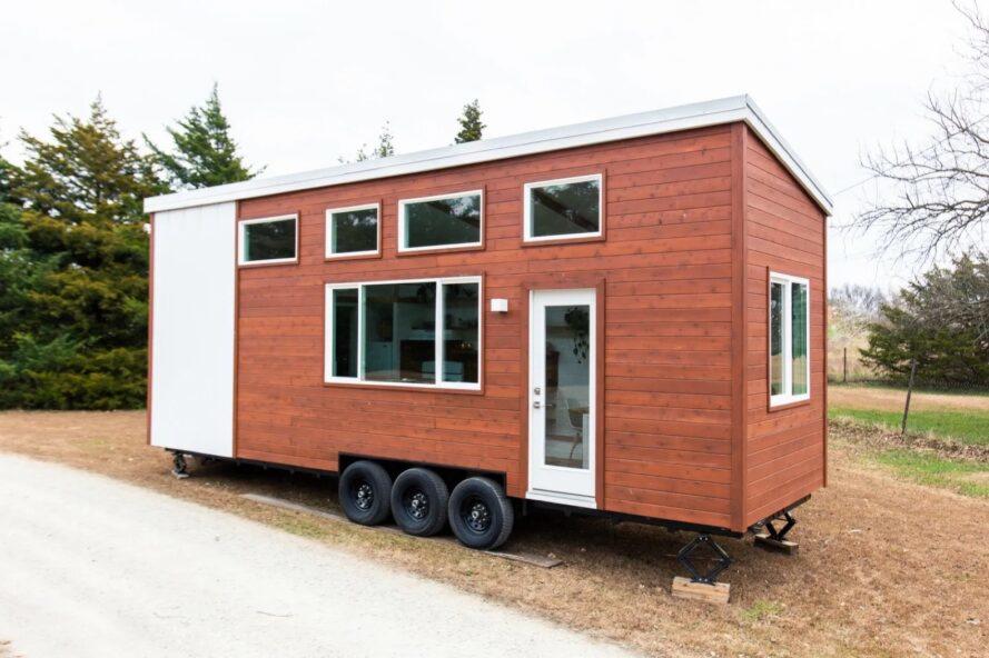 Светлый и просторный мини-домик из платана продается за 90 тыс. долларов