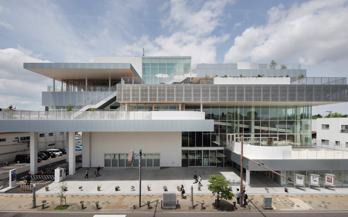 Unemori Architects построила «сейсмостойкий» общественный центр в Фукусиме