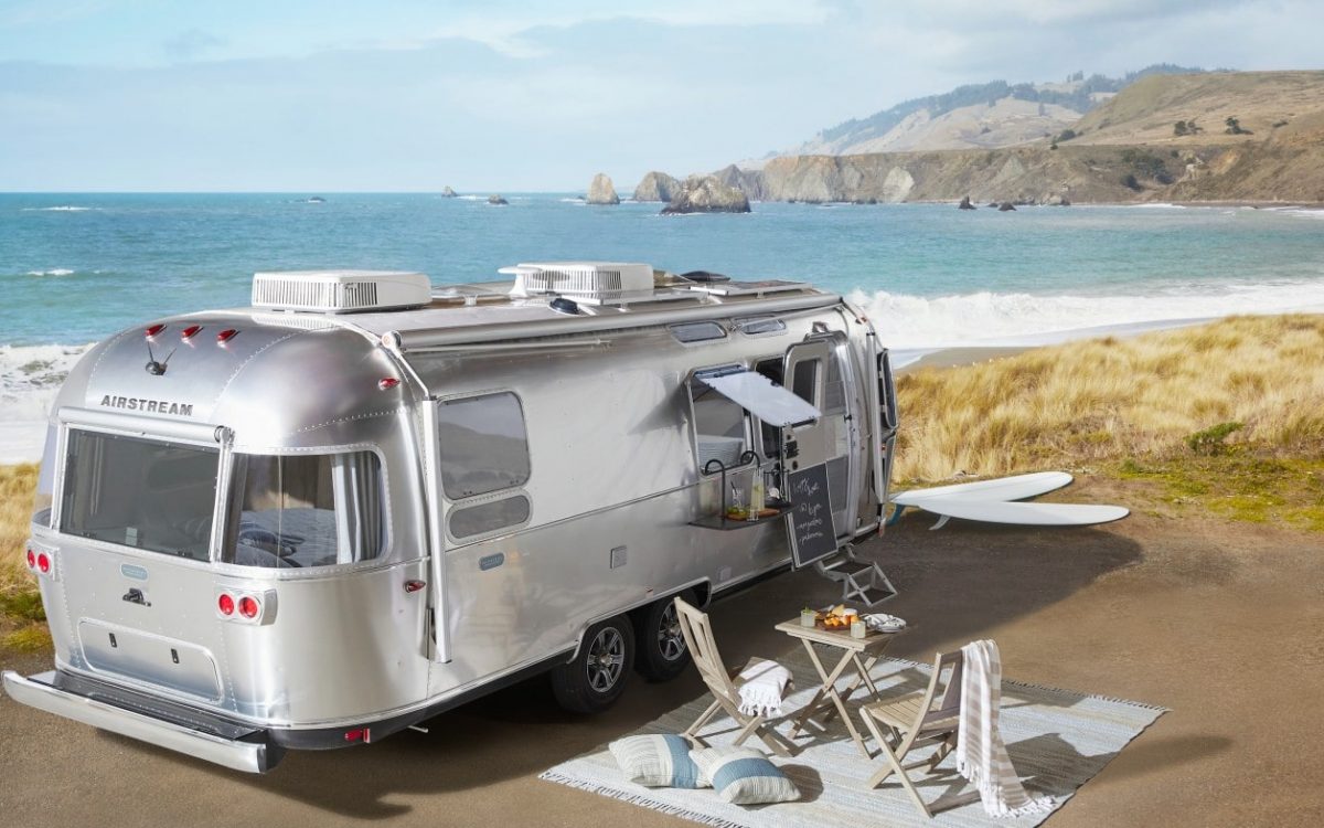 Новый тюнинг от Pottery Barn серебряного глэмпера Airstream