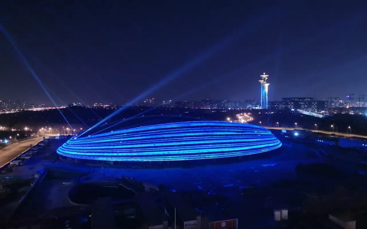 Освещенная арена «Ледяная лента»: олимпийская площадка для конькобежцев