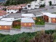 «Пешеходные» крыши соединяют семейный дом на склоне холма в Эквадоре