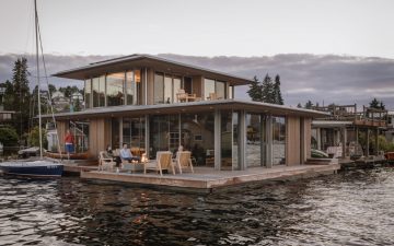 В Сиэтле появился новый деревянный плавучий дом
