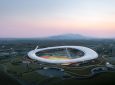«Инопланетный» стадион парит над холмами в Китае
