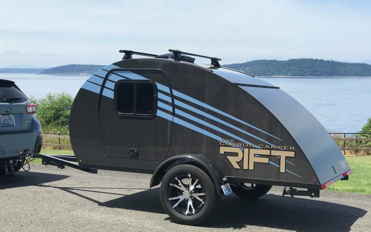 Rift: кемпер-«капля» из углеволокна для прицепа к электромобилю или мотоциклу