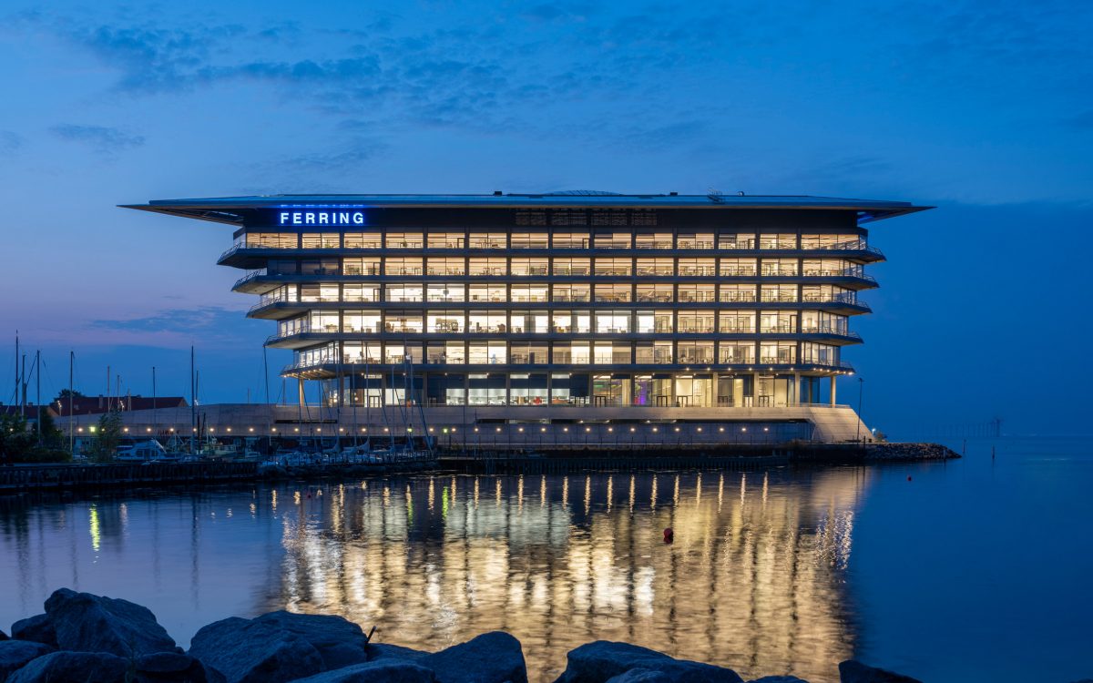 Новая штаб-квартира для Ferring Pharmaceuticals: стеклянные этажи, «сложенные» друг на друга