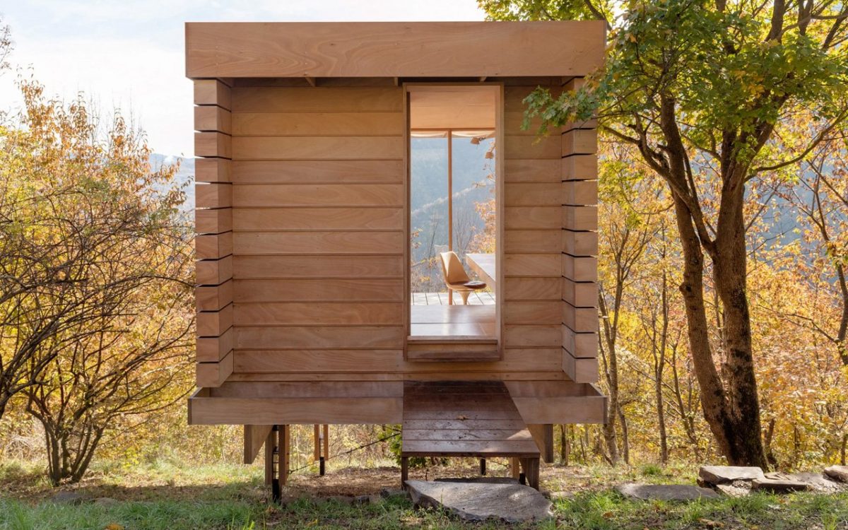 Этот автономный деревянный домик в итальянских горах – отличный вариант для отдыха и занятий йогой
