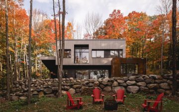 Дом в Канаде с пассивным дизайном и красивым пейзажем вокруг