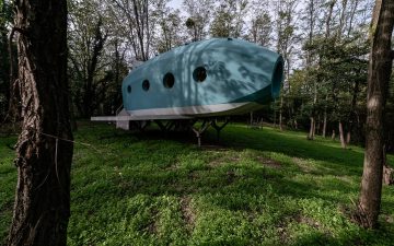 Мини-дом в форме самолета готов к взлету Мини-дом в форме самолета готов к взлету