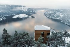 На скалах в Норвегии появились роскошные домики для отдыха с потрясающими видами на фьорд