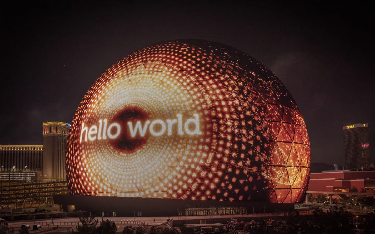 Самое большое в мире сферическое здание покрыто ослепительным светодиодным дисплеем