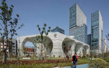 Автоматизированная подземная парковка в Ханчжоу как городской оазис на крыше