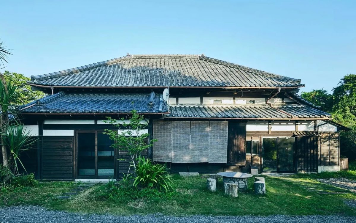 Base Kamogawa: первый гостевой японский дом от MUJI на Airbnb