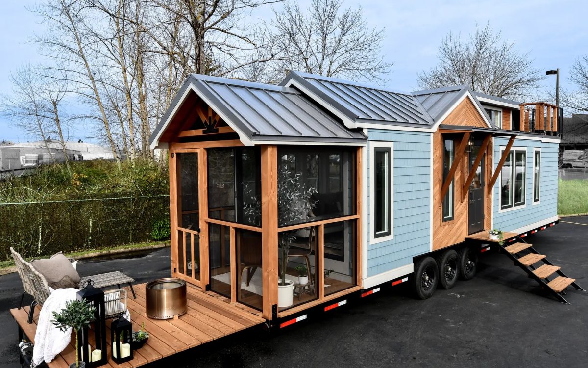 Cascade Mini: мини-дом с откидной террасой и зоной для отдыха на крыше