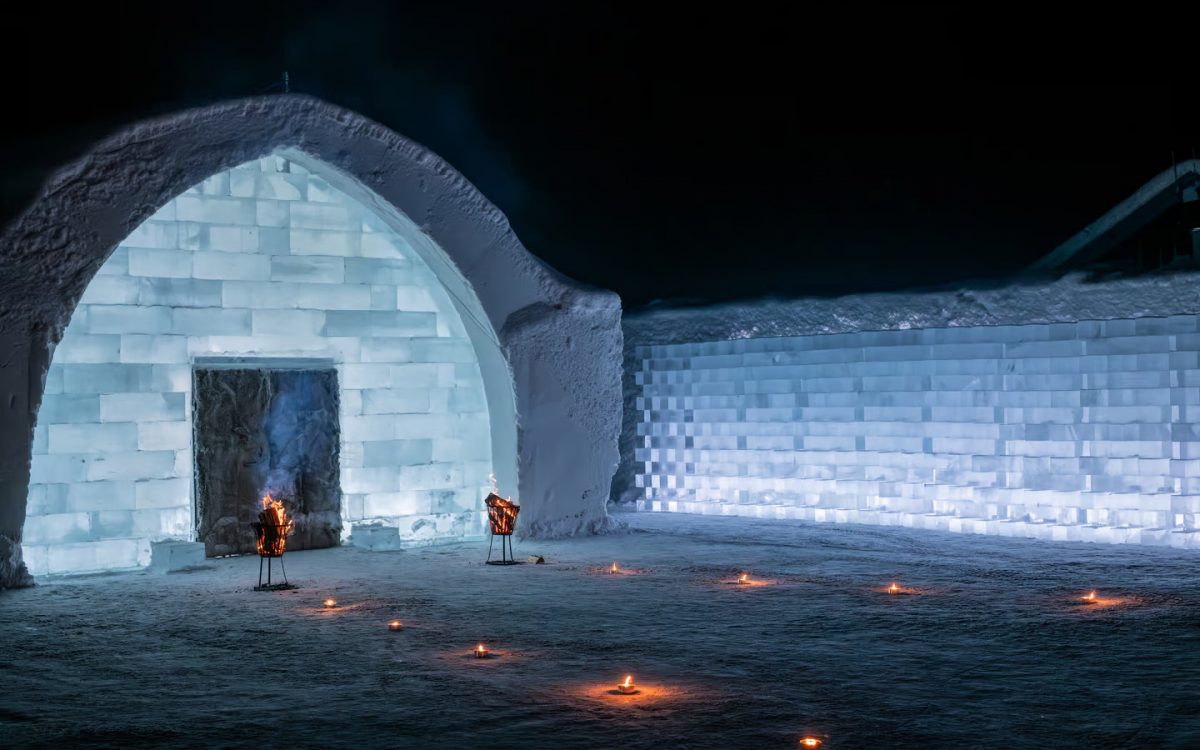 Шведский ледяной отель с замороженными фантастическими произведениями искусства