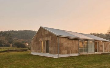 В сельской Испании построен дом из пробки и дерева