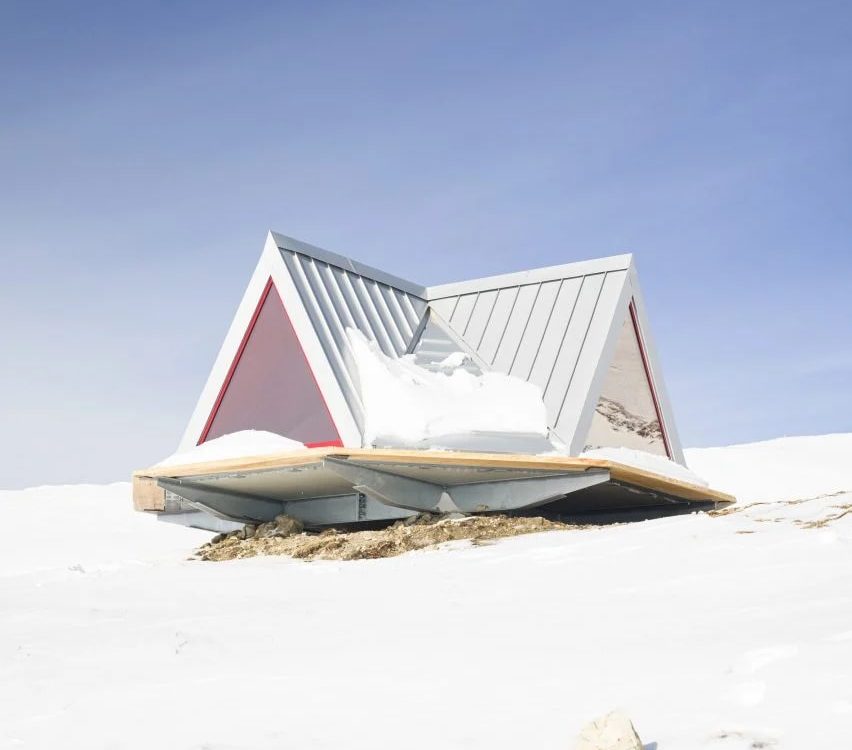 «Минимально инвазивная» палатка для альпинистов с панорамным видом на итальянские Альпы