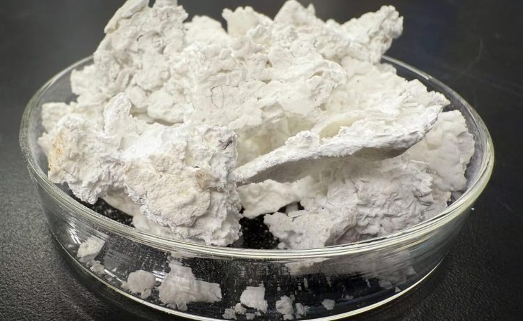 Ученые разработали заменитель песка из морской воды, электричества и углекислого газа