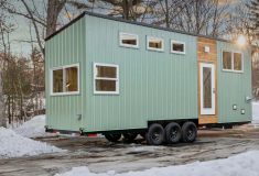 Крошечный дом для двоих ориентирован на чтение и отдых