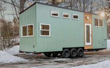 Крошечный дом для двоих ориентирован на чтение и отдых