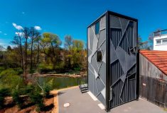 DQ Tower: сборный мини-небоскреб с тремя этажами