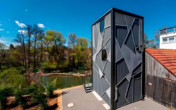DQ Tower: сборный мини-небоскреб с тремя этажами