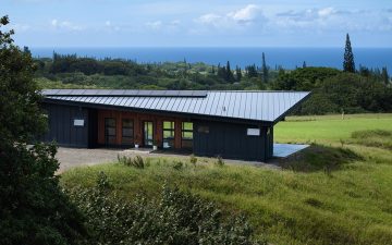 Kailua Residence: современный и минималистичный дом с солнечными панелями на крыше