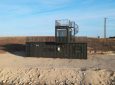 Три морских контейнера образуют один необычный мини-дом