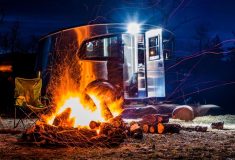 Самые миниатюрные алюминиевые кемперы Airstream получают Х-пакет