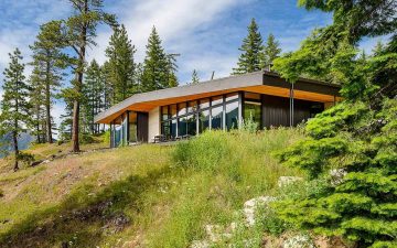 Домик на берегу озера в Вашингтоне: образец строительства на крутых склонах