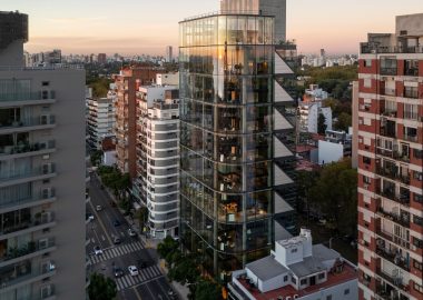 Небоскрёб в Буэнос-Айресе: прозрачность и рациональность Небоскрёб в Буэнос-Айресе: прозрачность и рациональность