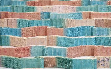 Первая в мире 3D-печатная керамическая плитка меняет цвет под воздействием солнечного света Первая в мире 3D-печатная керамическая плитка меняет цвет под воздействием солнечного света